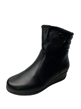 Bota Mooncity fem. cano baixo peluciada preto 