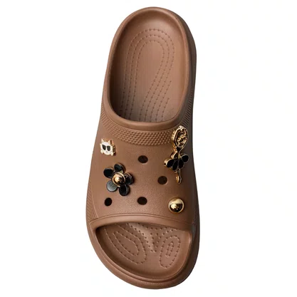 Crocs Aberto Yvate Feminino Marrom Acompanha Acessórios