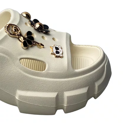 Crocs Aberto Yvate Feminino Off White Acompanha Acessórios