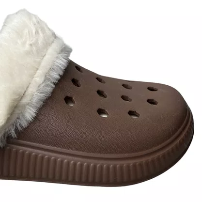 Crocs Moleca Feminina Chocolate Peluciada 