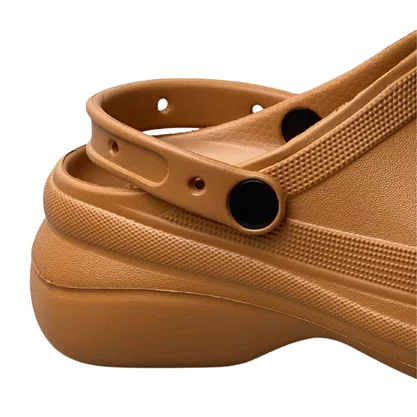 Crocs Nuvem Feminino Caramelo Acompanha Acessórios 