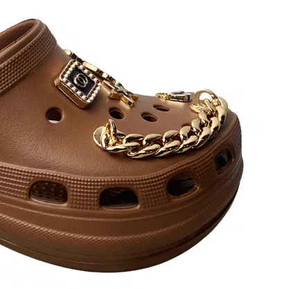 Crocs Nuvem Feminino Marrom  Acompanha Acessórios 