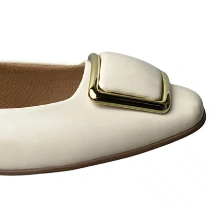Sapatilha Helena Be Feminina Off White Ferragem Dourada 
