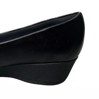 Sapato Piccadilly Feminino Preto Ferragem Dourada 