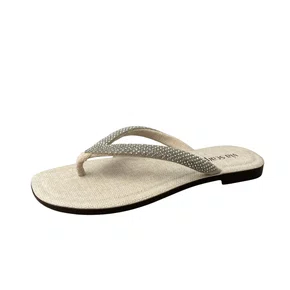 Rasteirinha Via Scarpa Feminina Off White Tira Cravejada 