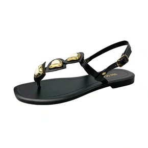 Rasteirinha Via Scarpa Feminina Preta Ferragens Douradas 