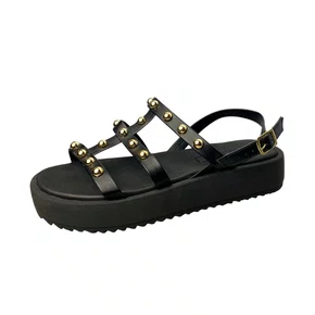 Sandália Flat Moleca Feminina Preto Ferragens Douradas 