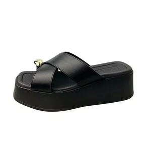 Tamanco Beira Rio Feminina Preto Ferragem Dourada 