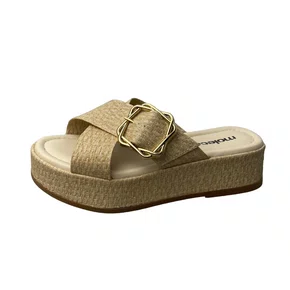 Tamanco Moleca Feminino Creme Fivela Dourada 