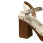 Sandália Vizzano Feminina Branco Off Ferragens Douradas